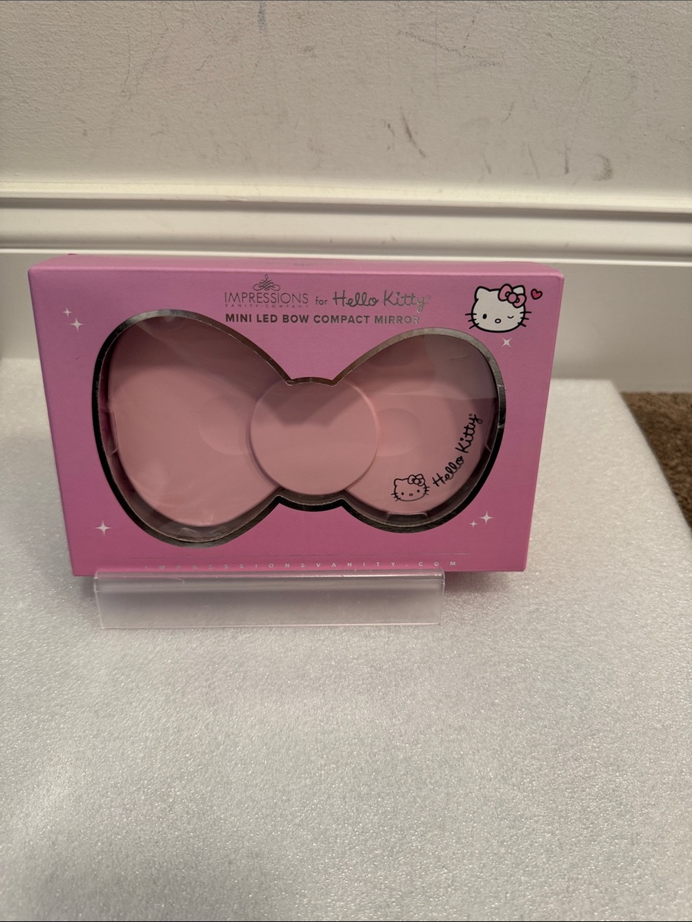 Hello kitty impressions mini LED bow compact mirror NIB